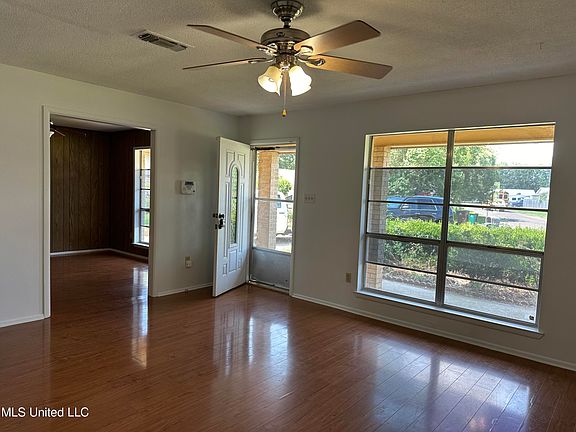 2nd image of 209 Cedar Dr