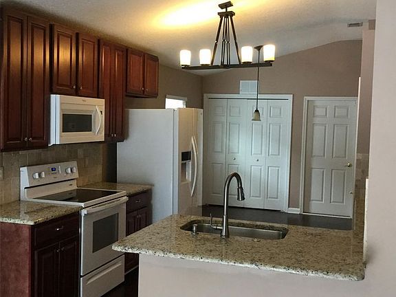 4th image of 15481 Turkoman Cir