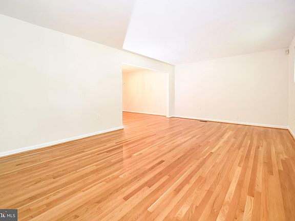 3rd image of 1400 Longhill Dr