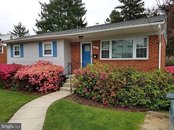2nd image of 12811 Weiss St
