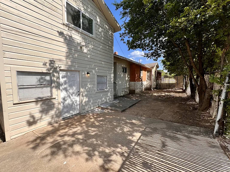 5638 Curzon Ave — Photo 7