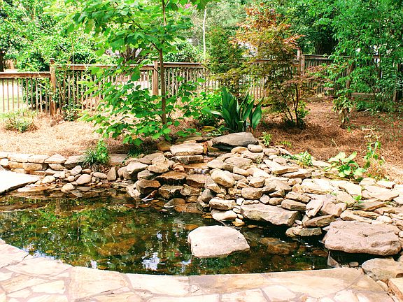 4th image of 501 White Falls Dr