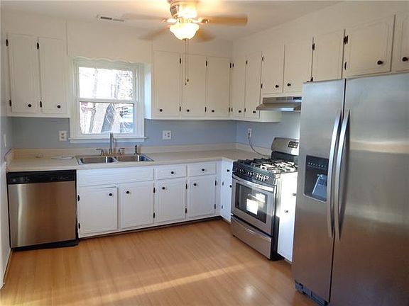2nd image of 2633 Fairwood Dr SE