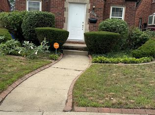 18301 Manor St, Detroit, MI 48221