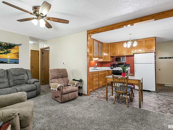 4th image of 1471 Glenwood Dr