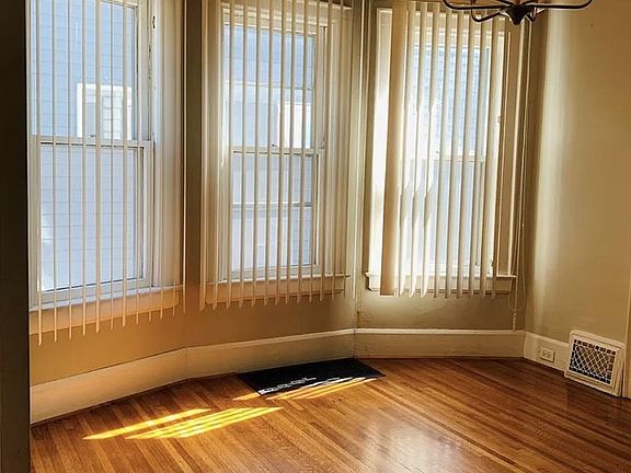 2nd image of 829 Ashland Ave #1