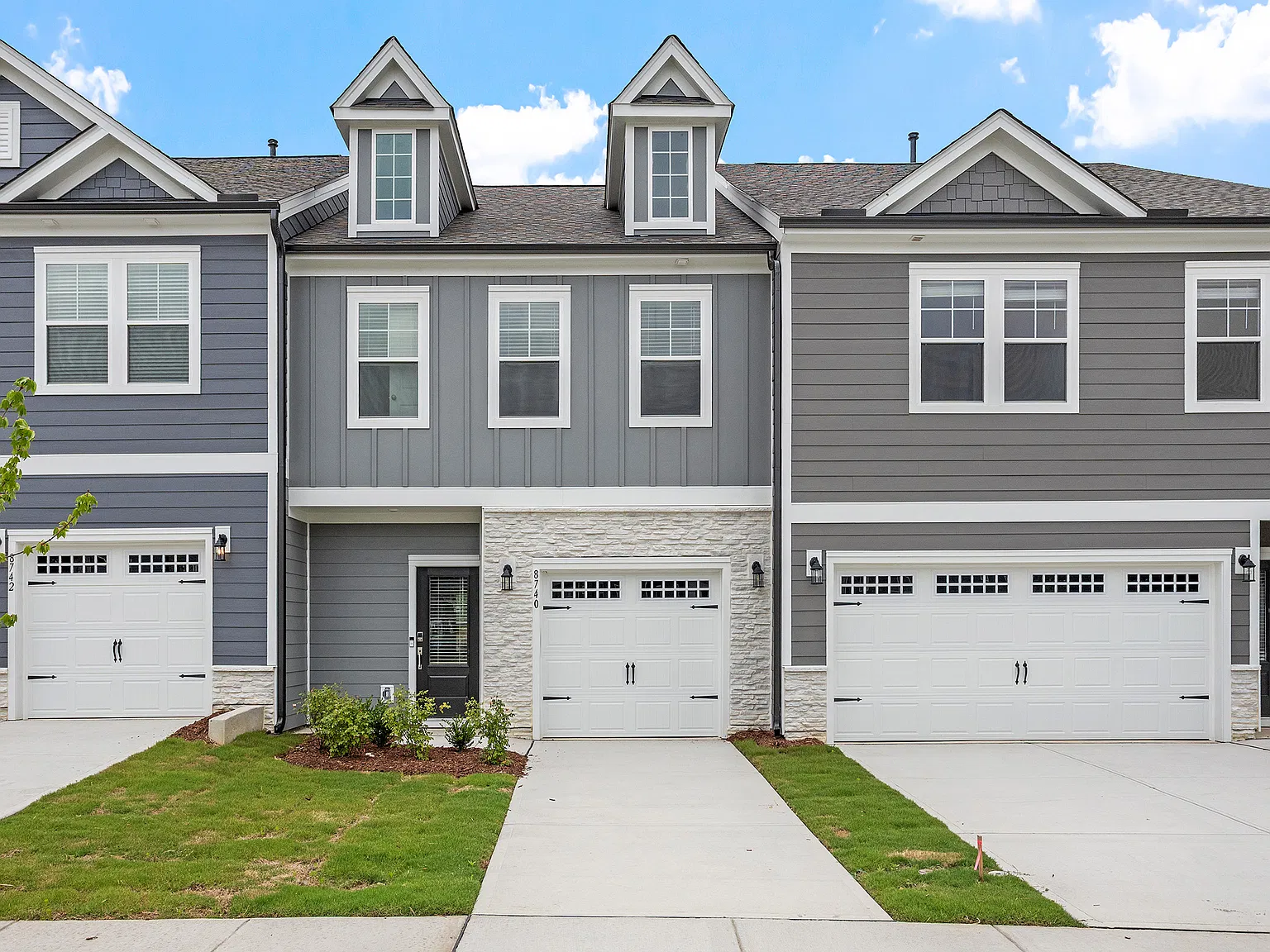 3 bed, 1616 sqft, $2,400 — Photo 1