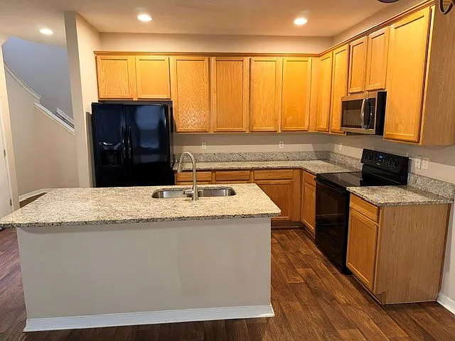 255 Beech Brook St — Photo 3