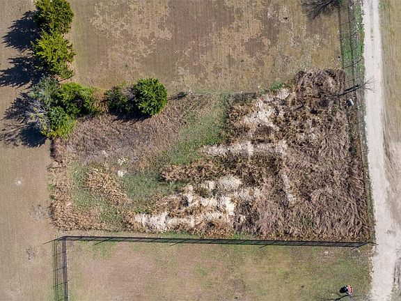 4th image of 20 S Lancaster Hutchins Rd