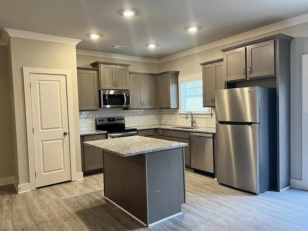 Building Photo - 117 Chase Xing