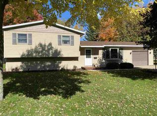 73 19th St, Clintonville, WI 54929