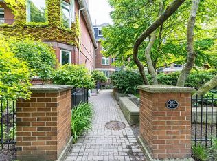 217 Saint George St #8, Toronto, ON M5R3S7
