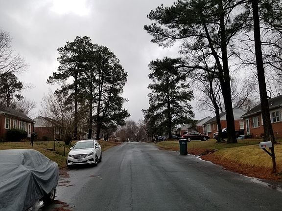 5th image of 1702 Parlow Dr