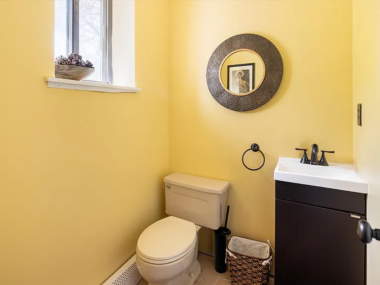 37 Mekeel St #C — Photo 14