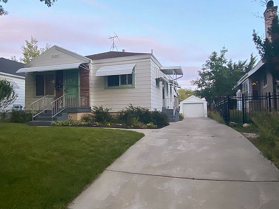 3rd image of 1446 E Blaine Ave