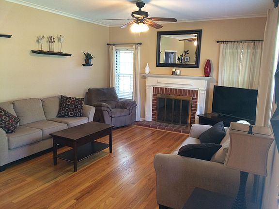 2nd image of 207 W Quincy St
