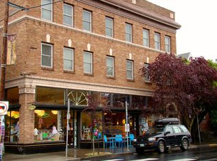Queen Jeanette Apartments, Portland, OR 97232