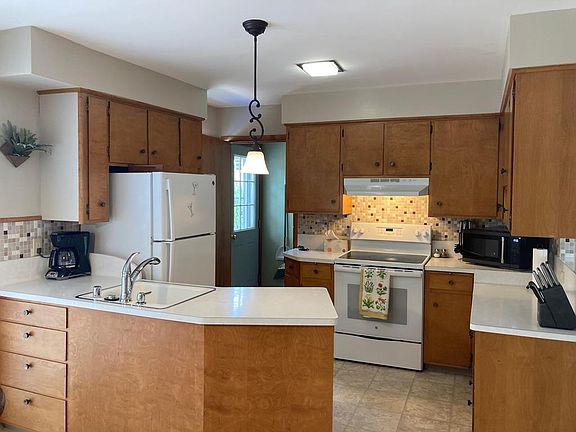 2nd image of 1114 Pennsylvania St