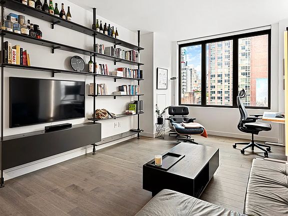 2nd image of 101 W 24th St Floor 15