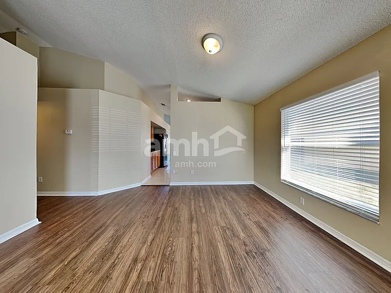 12517 Midpointe Dr — Photo 8