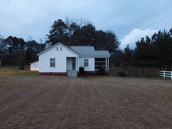 3rd image of 1019 Ninety Six Hwy
