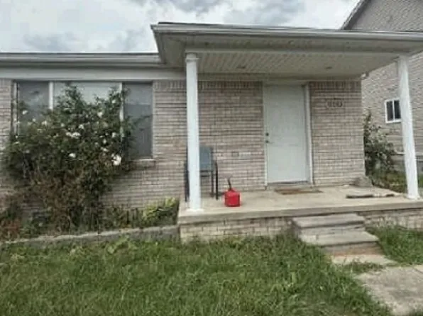 11283 Jackson St, Taylor, MI 48180