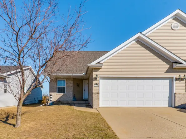 1818 Park West Dr, Normal, IL 61761