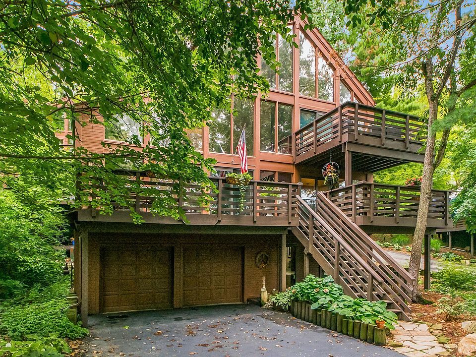 1st image of 366 Birchwood Ln