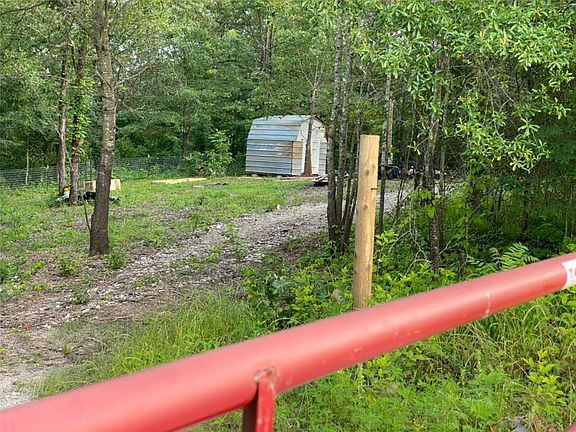 3rd image of 1332 Rs County Rd #2570