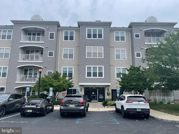 221 Masterson Ct, Trenton, NJ 08618