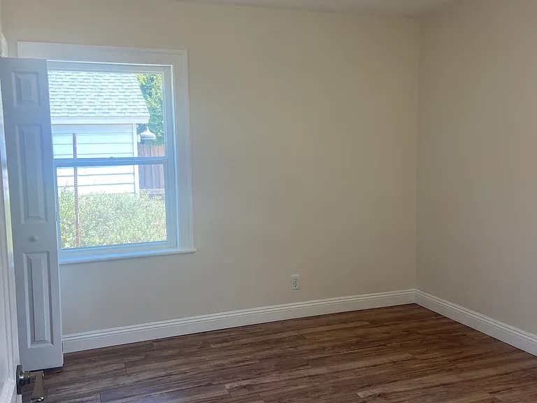 285 Shasta St — Photo 16