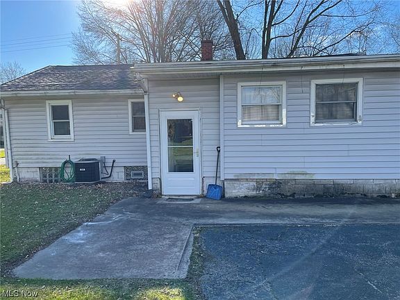 4th image of 45 Fairlawn Ave