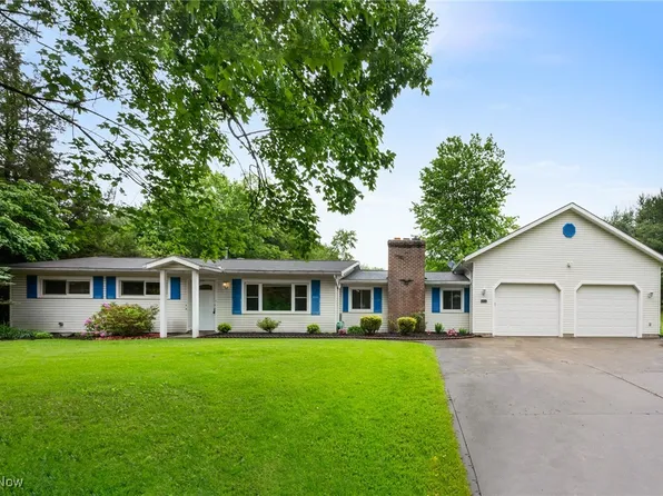 8936 Taylor May Rd, Chagrin Falls, OH 44023