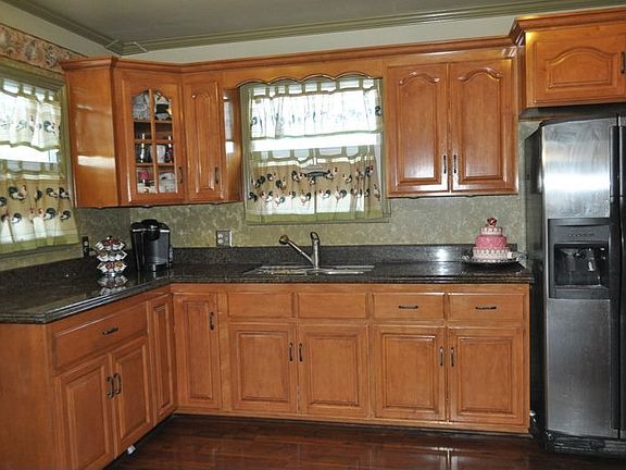 4th image of 5454 Canehill Ave