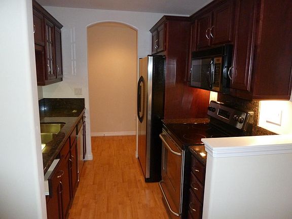 3rd image of 4570 54th St Unit 113