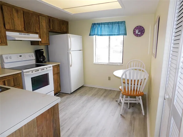 111 E Cypress Ct #111 — Photo 8