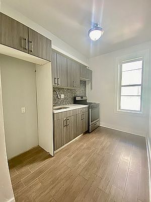 4th image of 611 Ocean Ave #33B