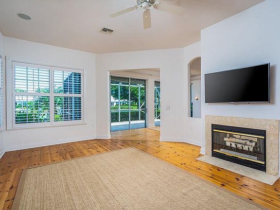 5th image of 4675 Saint James Ave