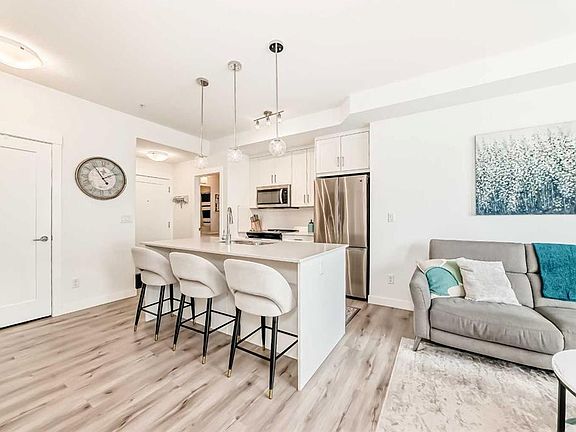 2nd image of 40 E Walgrove Dr SE #311