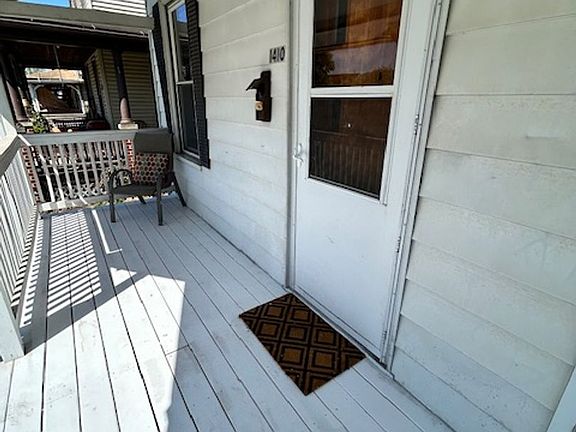 2nd image of 1410 Saint James Pl