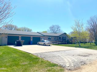 104 S Locust St, Bryant, SD 57221