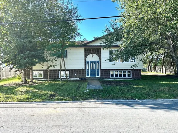 1 Whitmore Street, Grand Falls-Windsor, NL A2B1A1