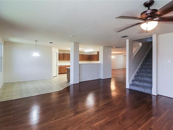 3rd image of 8009 Stowe Springs Ln