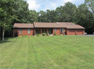 95 Attawanhood Trl, Amston, CT 06231