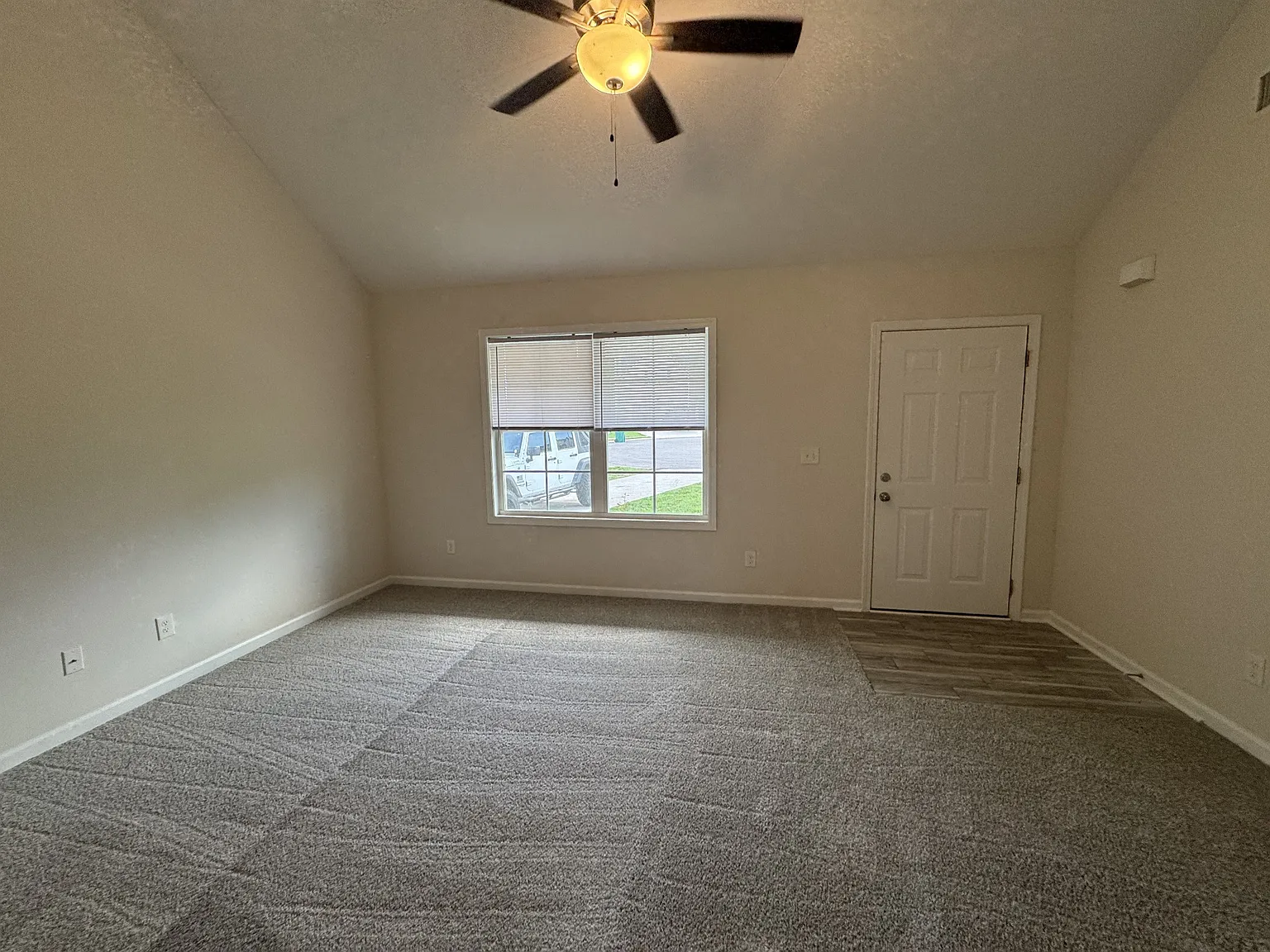 3 bed, 2.0 bath, 1117 sqft, $1,850 — Photo 4