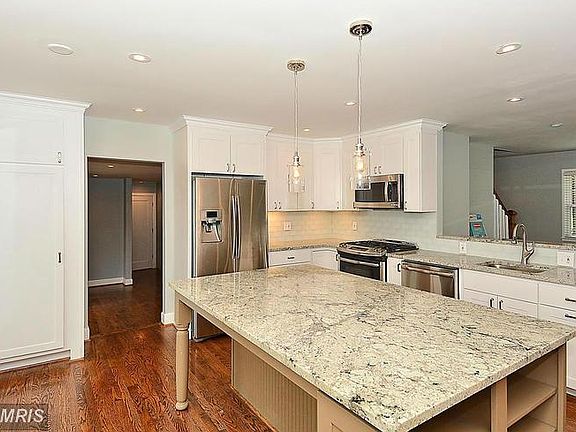 4th image of 8401 Brewster Dr