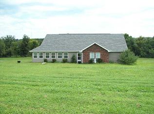 1111 Thompson Ln, Cedarville, AR 72932