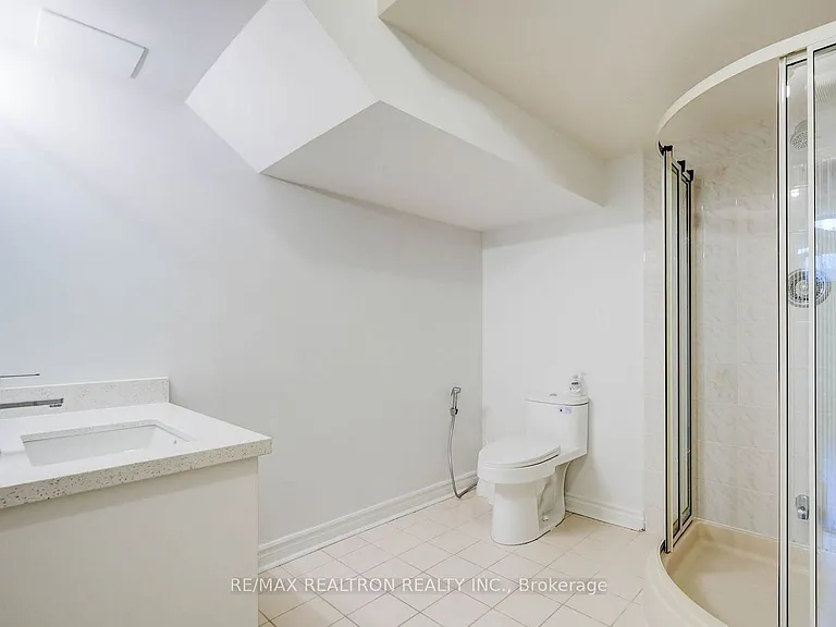 62 Brookshill Cres #BASEMENT — Photo 8