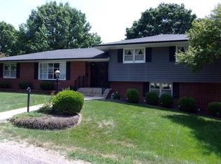 560 Western Dr, Rushville, IL 62681