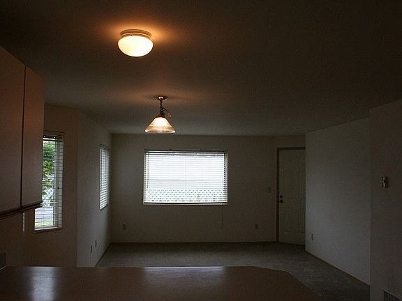5th image of 537 NE Ellis Way APT B101